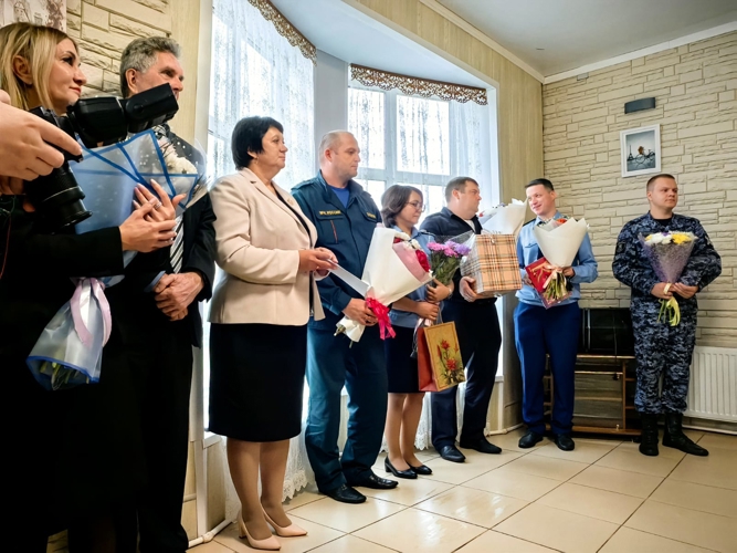 В ЧЕСМЕНСКОМ РАЙОНЕ РОСГВАРДЕЙЦЫ ПОЗДРАВИЛИ ВЕТЕРАНА ВЕЛИКОЙ ОТЕЧЕСТВЕННОЙ ВОЙНЫ СО 100-ЛЕТНИМ ЮБИЛЕЕМ