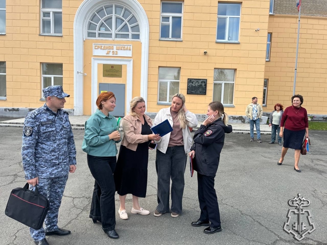 НА ЮЖНОМ УРАЛЕ РОСГВАРДЕЙЦЫ ПРИНИМАЮТ УЧАСТИЕ В ПРОВЕРКАХ ШКОЛ К НОВОМУ УЧЕБНОМУ ГОДУ