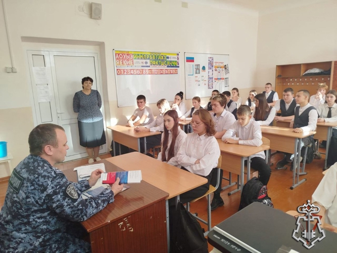 НА ЮЖНОМ УРАЛЕ РОСГВАРДИЯ ПРОВОДИТ ПРОСВЕТИТЕЛЬСКУЮ РАБОТУ С ПОДРАСТАЮЩИМ ПОКОЛЕНИЕМ