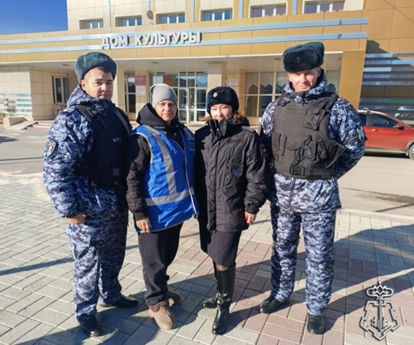 РОСГВАРДЕЙЦЫ ОБЕСПЕЧИЛИ БЕЗОПАСНОСТЬ ПРАЗДНОВАНИЯ ДНЯ НАРОДНОГО ЕДИНСТВА НА ЮЖНОМ УРАЛЕ