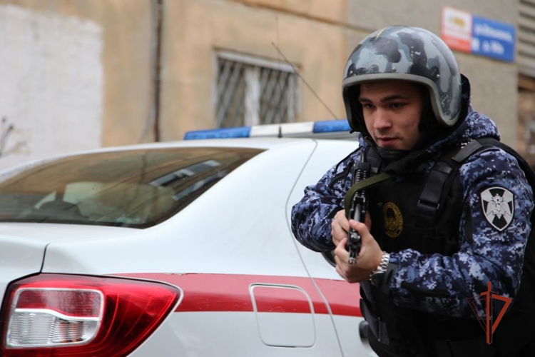 БОЛЕЕ 15 ТЫСЯЧ ВЫЕЗДОВ ПО СИГНАЛУ «ТРЕВОГА» И ПО ЗАЯВКАМ ИЗ МВД СОВЕРШИЛИ ЭКИПАЖИ ВНЕВЕДОМСТВЕННОЙ ОХРАНЫ РОСГВАРДИИ НА ЮЖНОМ УРАЛЕ