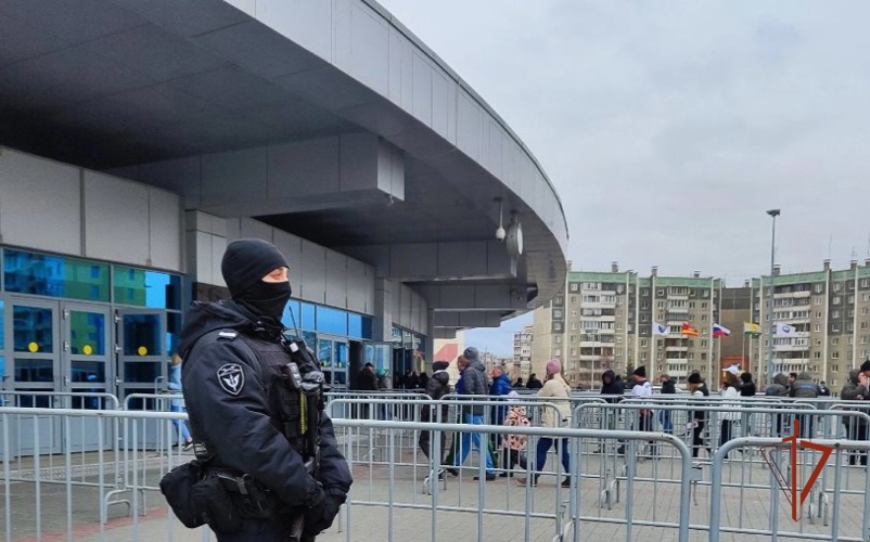 В ЧЕЛЯБИНСКЕ РОСГВАРДЕЙЦЫ ОБЕСПЕЧИЛИ БЕЗОПАСНОСТЬ МАТЧА КХЛ