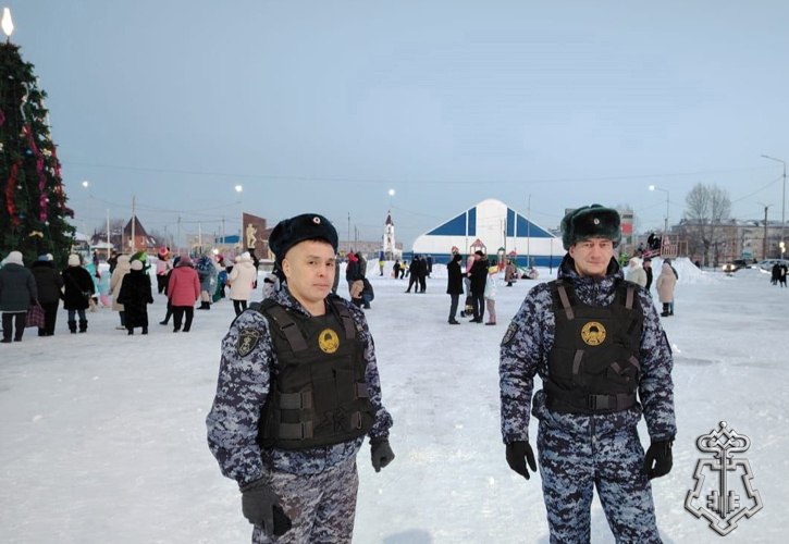 РОСГВАРДЕЙЦЫ ОБЕСПЕЧИЛИ БЕЗОПАСНОСТЬ НОВОГОДНЕЙ НОЧИ НА ЮЖНОМ УРАЛЕ