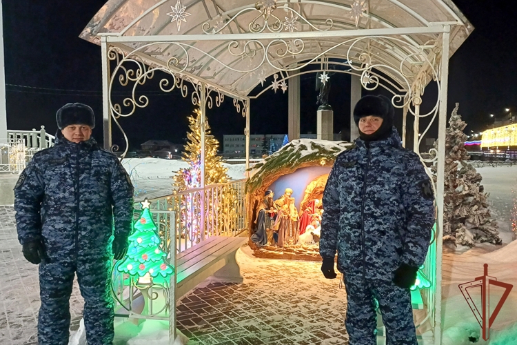 НА ЮЖНОМ УРАЛЕ РОСГВАРДЕЙЦЫ ОБЕСПЕЧИЛИ ОХРАНУ ПОРЯДКА ВО ВРЕМЯ ПРАЗДНОВАНИЯ РОЖДЕСТВА ХРИСТОВА