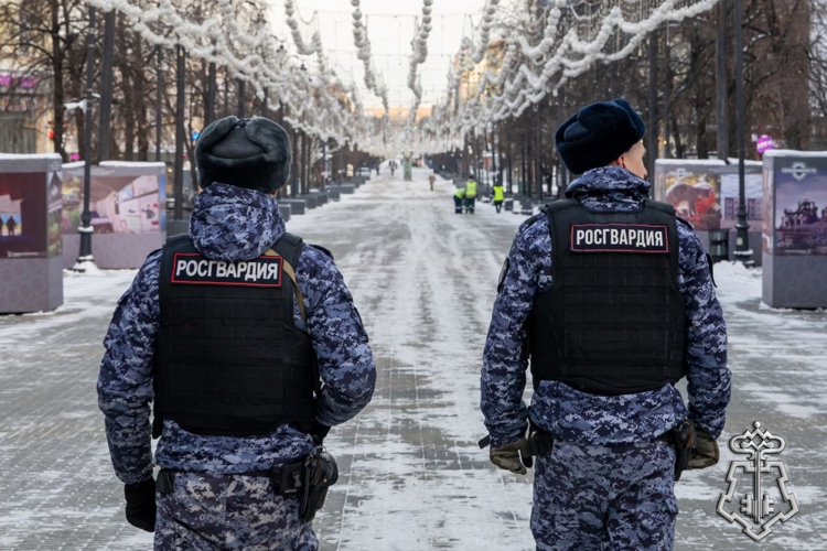 РОСГВАРДЕЙЦЫ ОБЕСПЕЧИЛИ БЕЗОПАСНОСТЬ НОВОГОДНЕЙ НОЧИ НА ЮЖНОМ УРАЛЕ