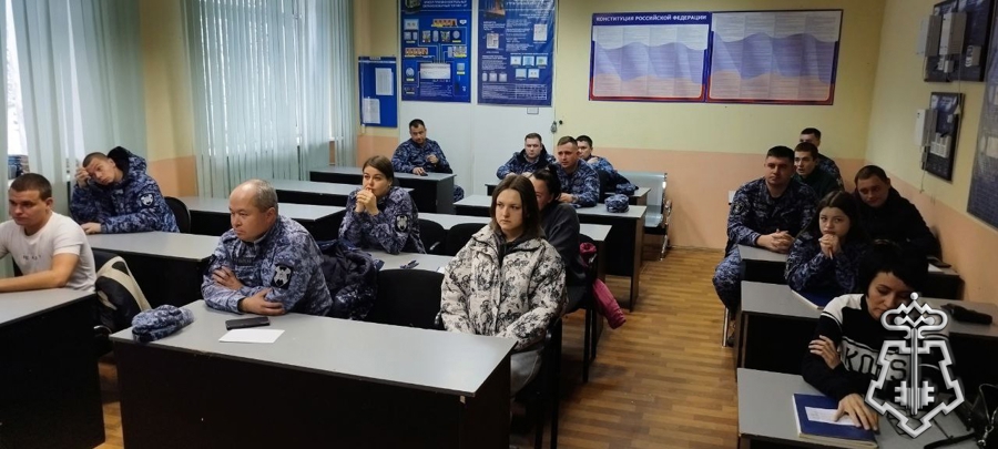 НА ЮЖНОМ УРАЛЕ РОСГВАРДЕЙЦЫ ПОЧТИЛИ ПАМЯТЬ ГЕРОЕВ СТАЛИНГРАДСКОЙ БИТВЫ