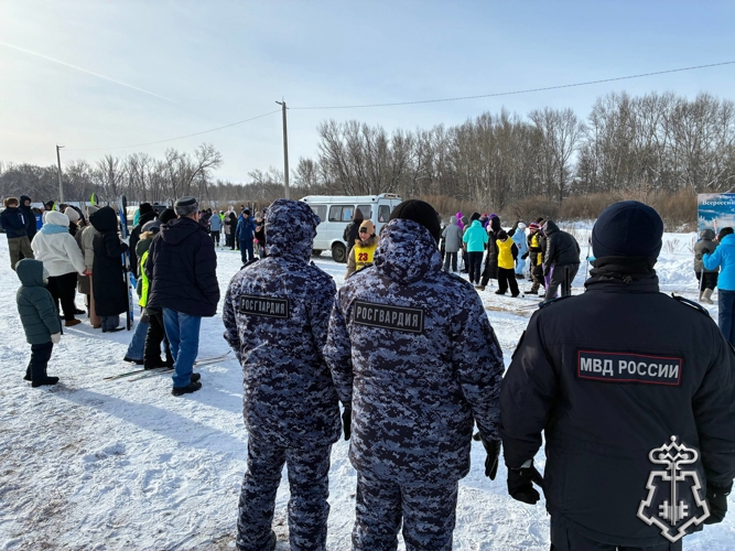 РОСГВАРДЕЙЦЫ ОБЕСПЕЧИЛИ ПРАВОПОРЯДОК ПРИ ПРОВЕДЕНИИ МАССОВЫХ МЕРОПРИЯТИЙ В ЧЕЛЯБИНСКОЙ ОБЛАСТИ