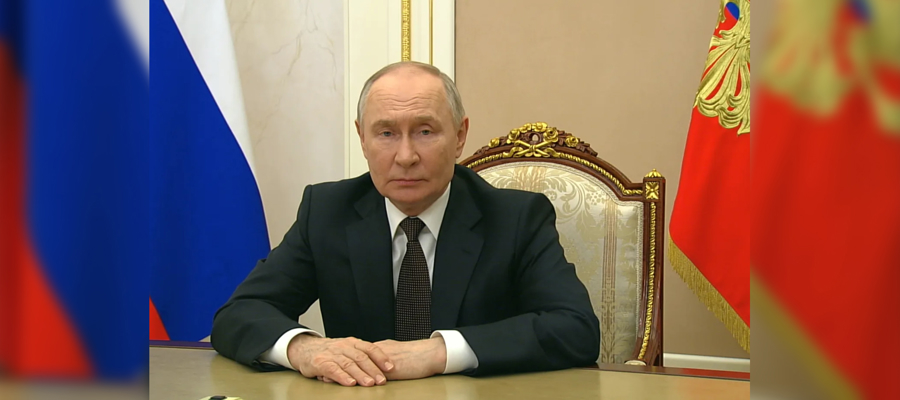 Президент России Владимир Путин поздравил военнослужащих, сотрудников, гражданский персонал и ветеранов ведомства с Днём войск национальной гвардии Российской Федерации.