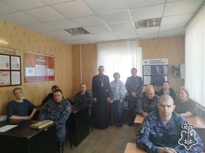 НА ЮЖНОМ УРАЛЕ РОСГВАРДЕЙЦЫ ВСТРЕТИЛИСЬ СО СВЯЩЕННОСЛУЖИТЕЛЯМИ В ПРЕДДВЕРИИ ПАСХИ