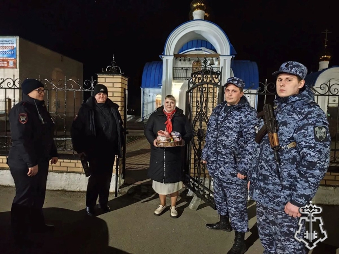 РОСГВАРДЕЙЦЫ ОБЕСПЕЧИЛИ ПРАВОПОРЯДОК НА ПАСХАЛЬНЫХ БОГОСЛУЖЕНИЯХ В ЧЕЛЯБИНСКОЙ ОБЛАСТИ