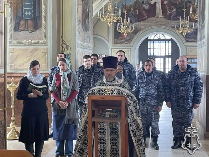 НА ЮЖНОМ УРАЛЕ РОСГВАРДЕЙЦЫ ВСТРЕТИЛИСЬ СО СВЯЩЕННОСЛУЖИТЕЛЯМИ В ПРЕДДВЕРИИ ПАСХИ