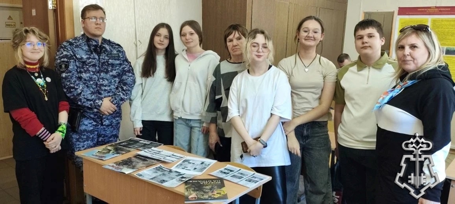 В ЧЕЛЯБИНСКЕ РОСГВАРДЕЙЦЫ ПРОВЕЛИ ДЕНЬ ОТКРЫТЫХ ДВЕРЕЙ ДЛЯ ГИМНАЗИСТОВ
