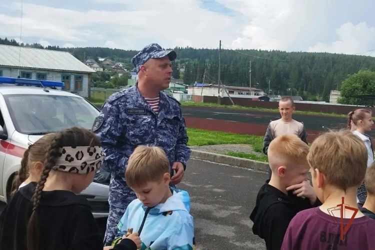 НА ЮЖНОМ УРАЛЕ ПРОХОДИТ ВЕДОМСТВЕННАЯ АКЦИЯ «КАНИКУЛЫ С РОСГВАРДИЕЙ»