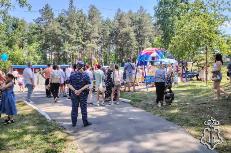 РОСГВАРДЕЙЦЫ ОБЕСПЕЧИЛИ БЕЗОПАСНОСТЬ ДЕТСКИХ ПРАЗДНИКОВ ПО ВСЕЙ ЧЕЛЯБИНСКОЙ ОБЛАСТИ
