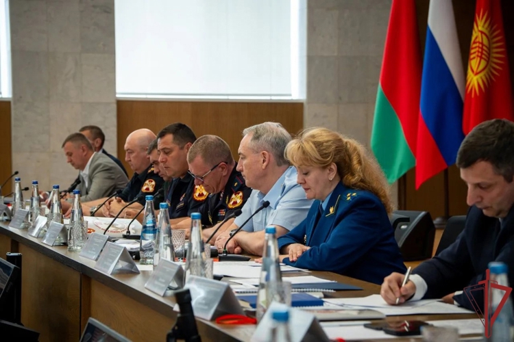 Руководитель управления вневедомственной охраны Росгвардии по Челябинской области принял участие во Всеросийском совещании-семинаре в Нижнем Новгороде