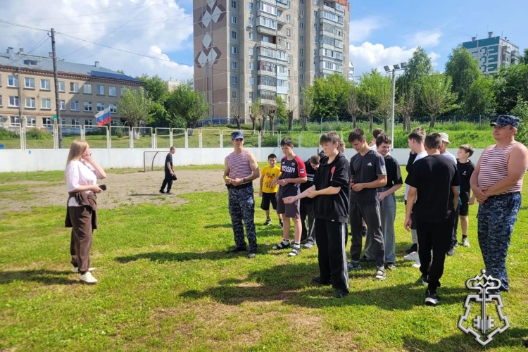 ВОЛЕЙБОЛ И «ВЕСЕЛЫЕ СТАРТЫ» ДЛЯ РЕБЯТ: НА ЮЖНОМ УРАЛЕ ПРОДОЛЖАЕТСЯ АКЦИЯ «КАНИКУЛЫ С РОСГВАРДИЕЙ»